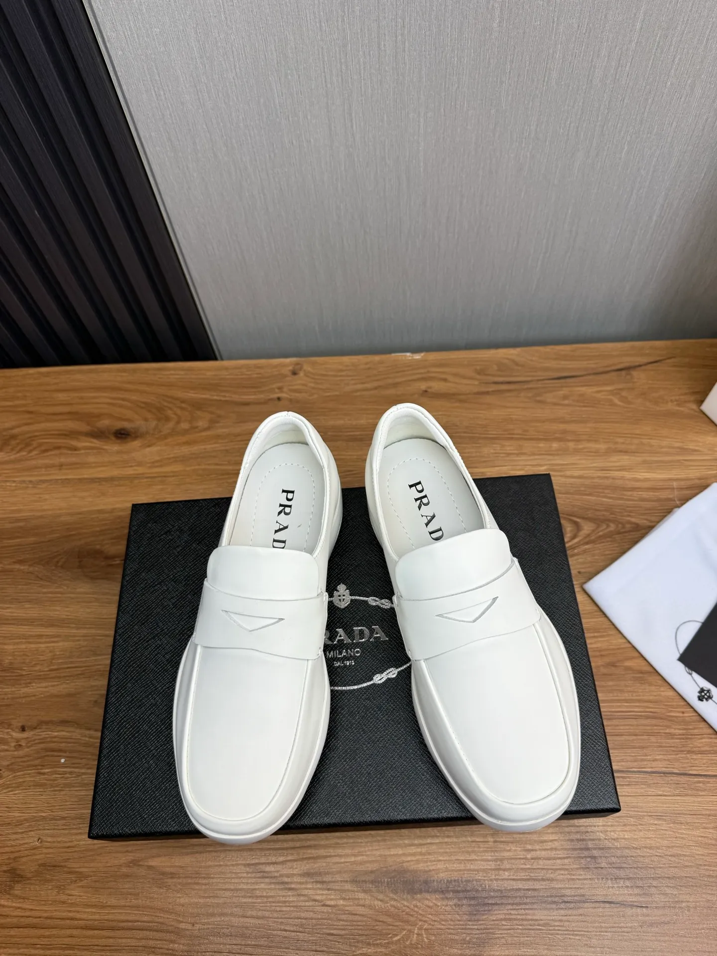 Men's shoes 💰760💰 [PRADA] New models synchronized with the official website, high-quality shipments ✔️Best sellers🔥 Original cowhide + cowhide lining, 1🆚1 replica, original original sole, 38-45 (men's 38.45 custom-made, non-refundable)